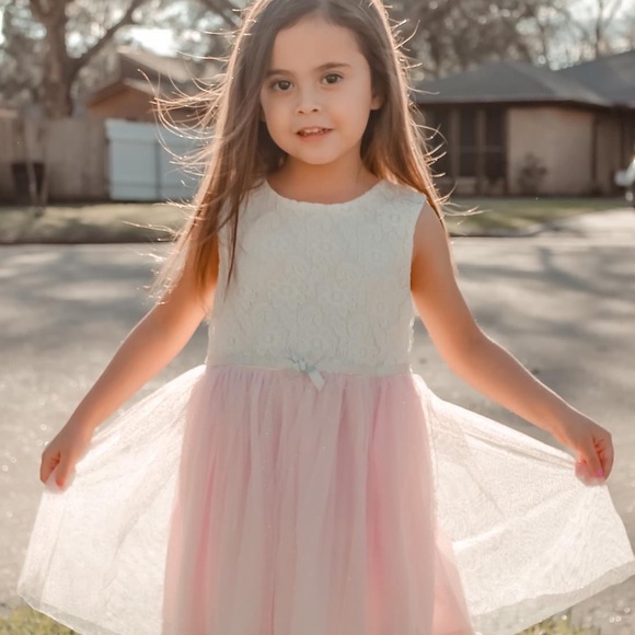 Meet your Posher, Cristy - Picture 3 of 4